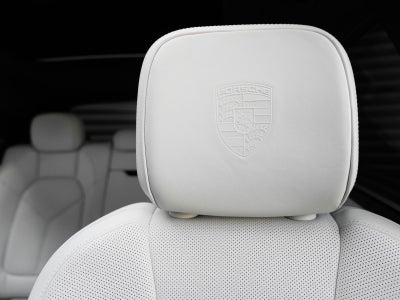 2022 Porsche Macan S