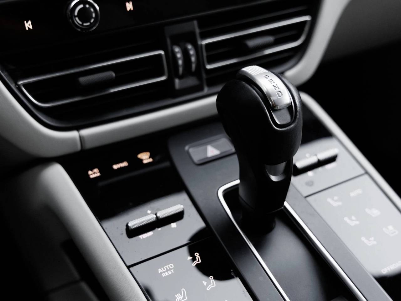 2022 Porsche Macan Macan S