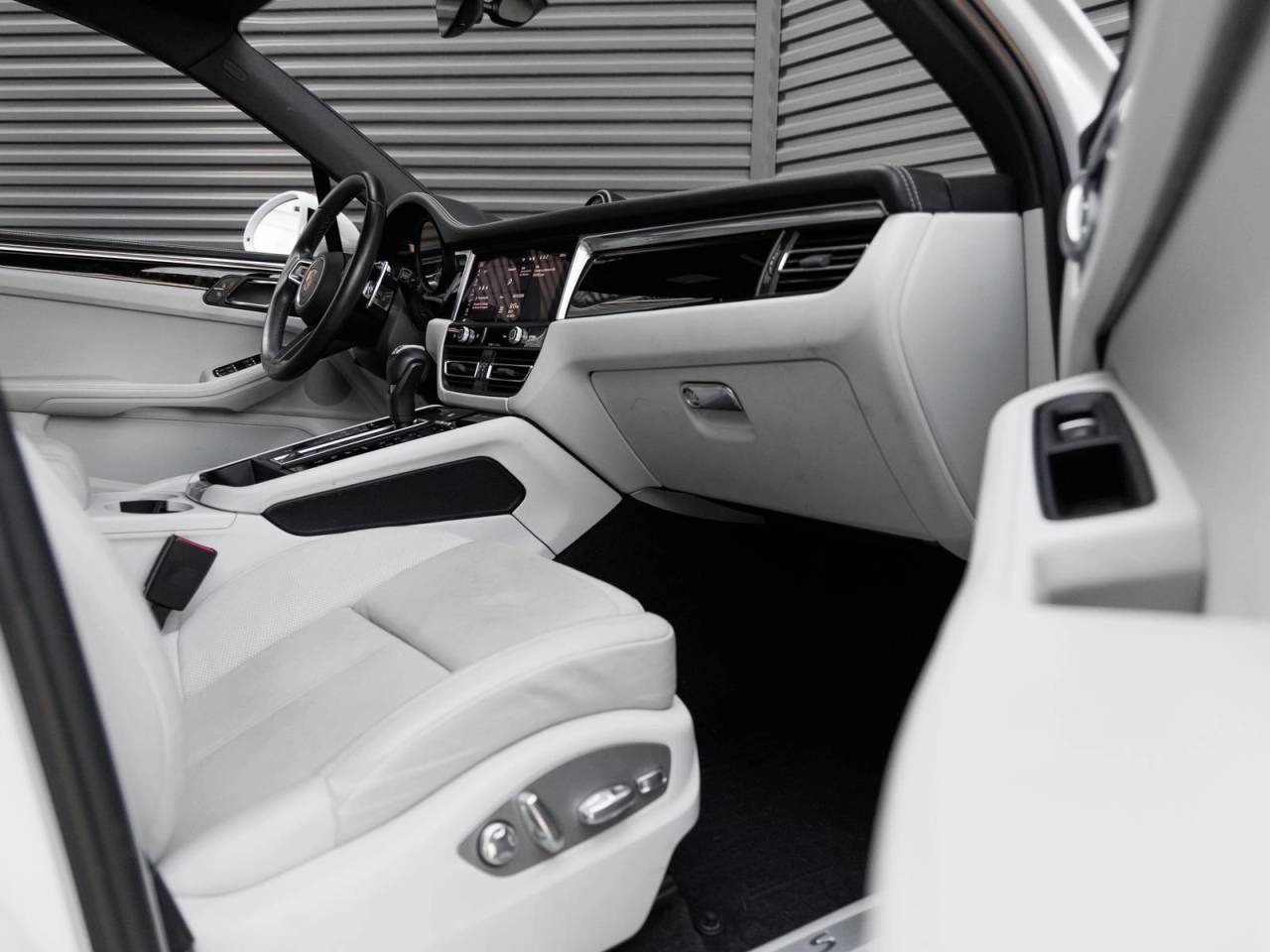 2022 Porsche Macan Macan S
