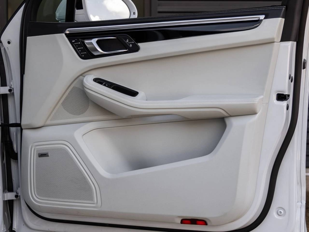 2022 Porsche Macan Macan S