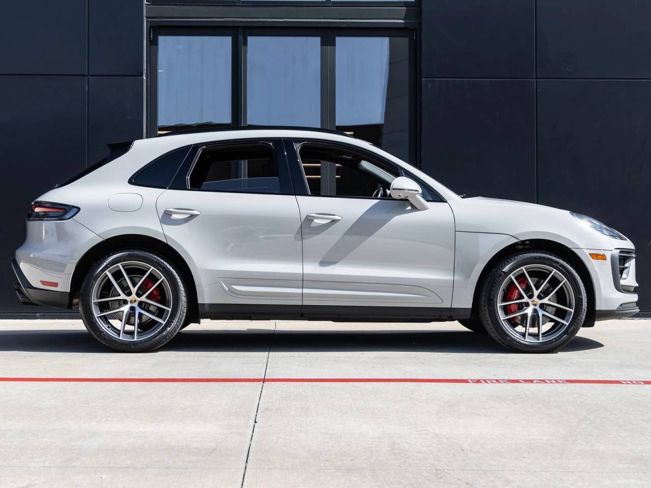 2024 Porsche Macan Macan S
