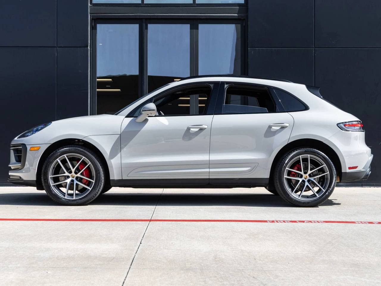 2024 Porsche Macan Macan S