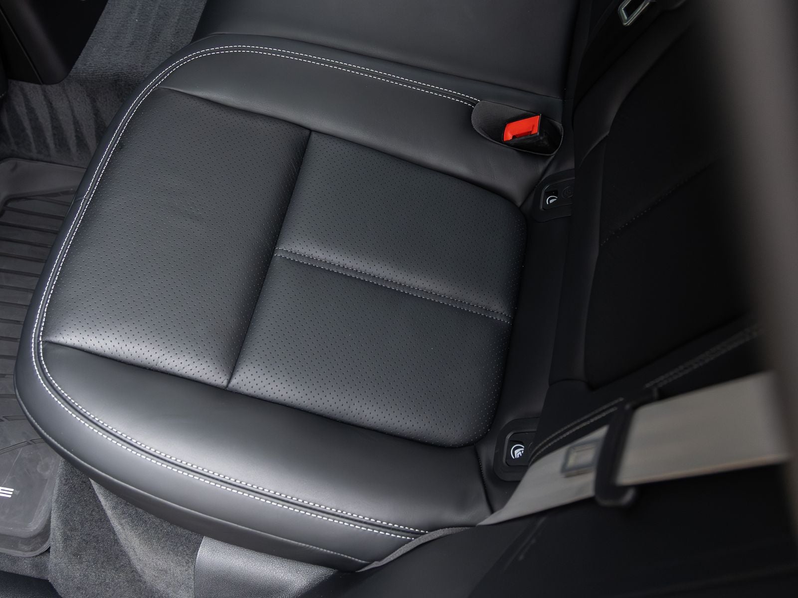 2024 Porsche Macan S