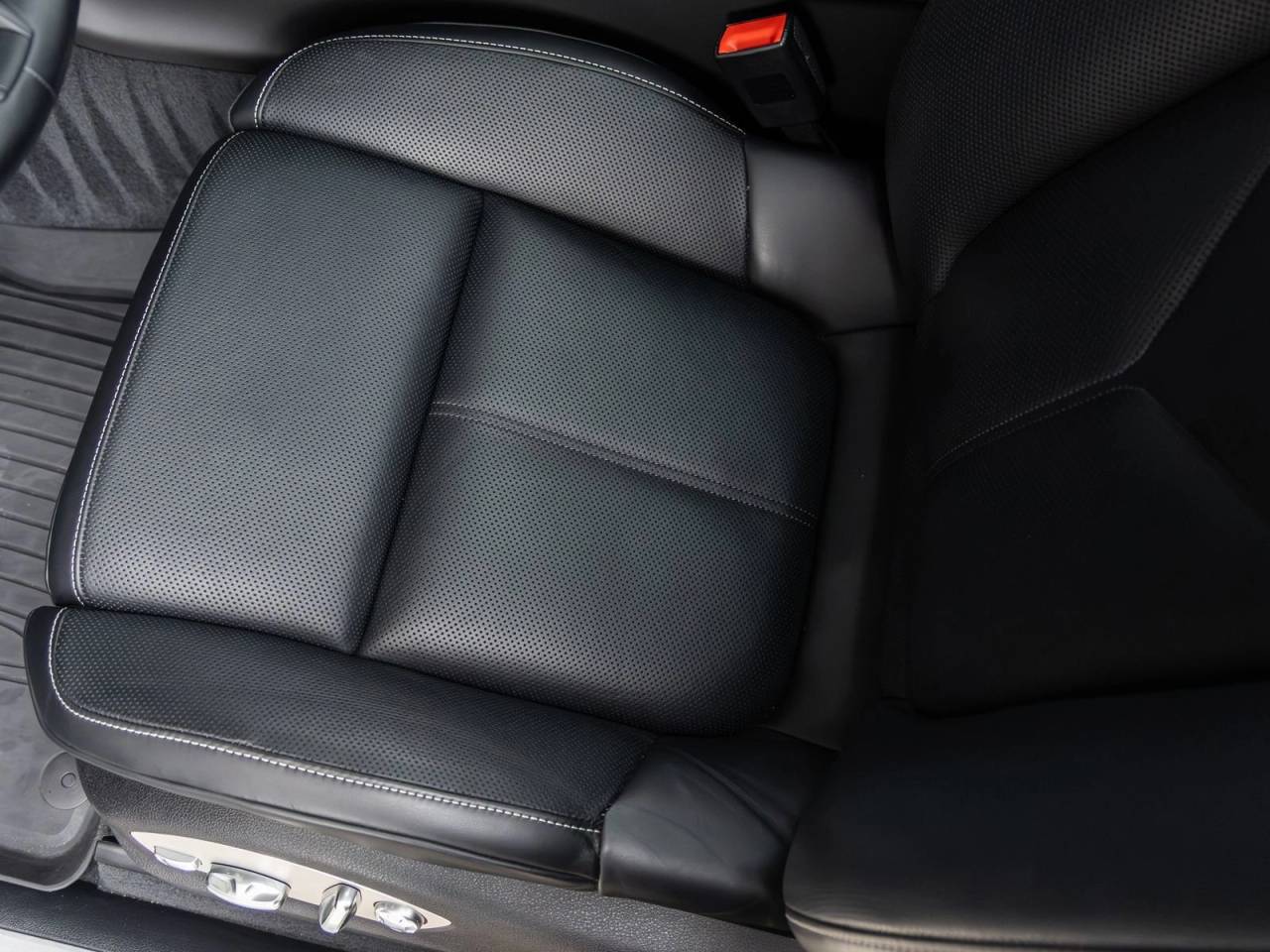 2024 Porsche Macan S