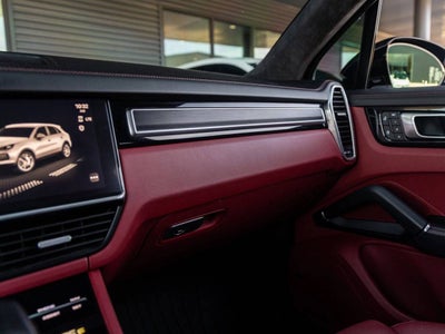 2022 Porsche Cayenne Cayenne GTS (MY22)