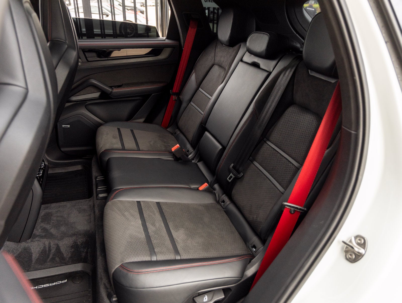 2025 Porsche Cayenne Cayenne GTS