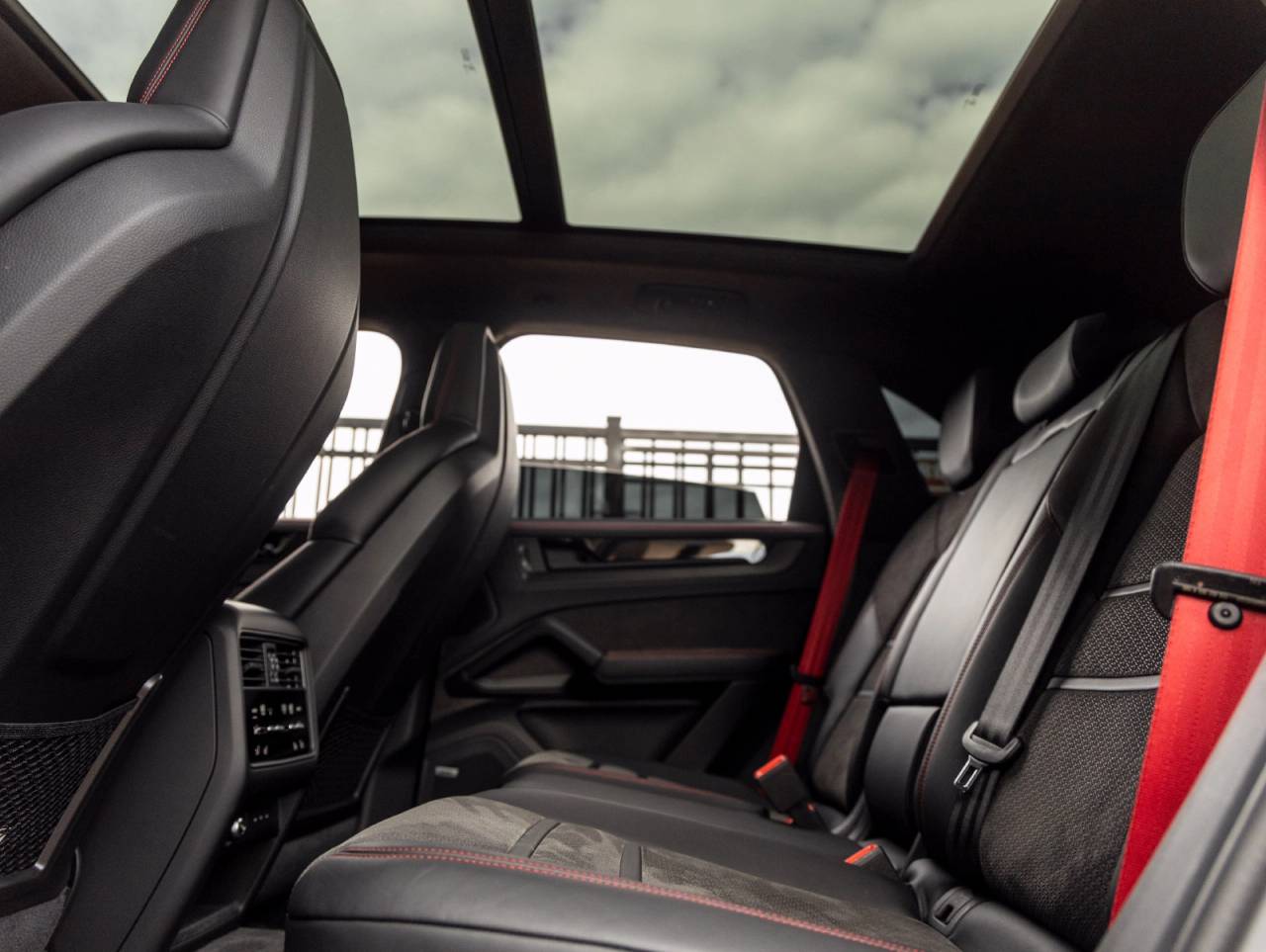 2025 Porsche Cayenne Cayenne GTS