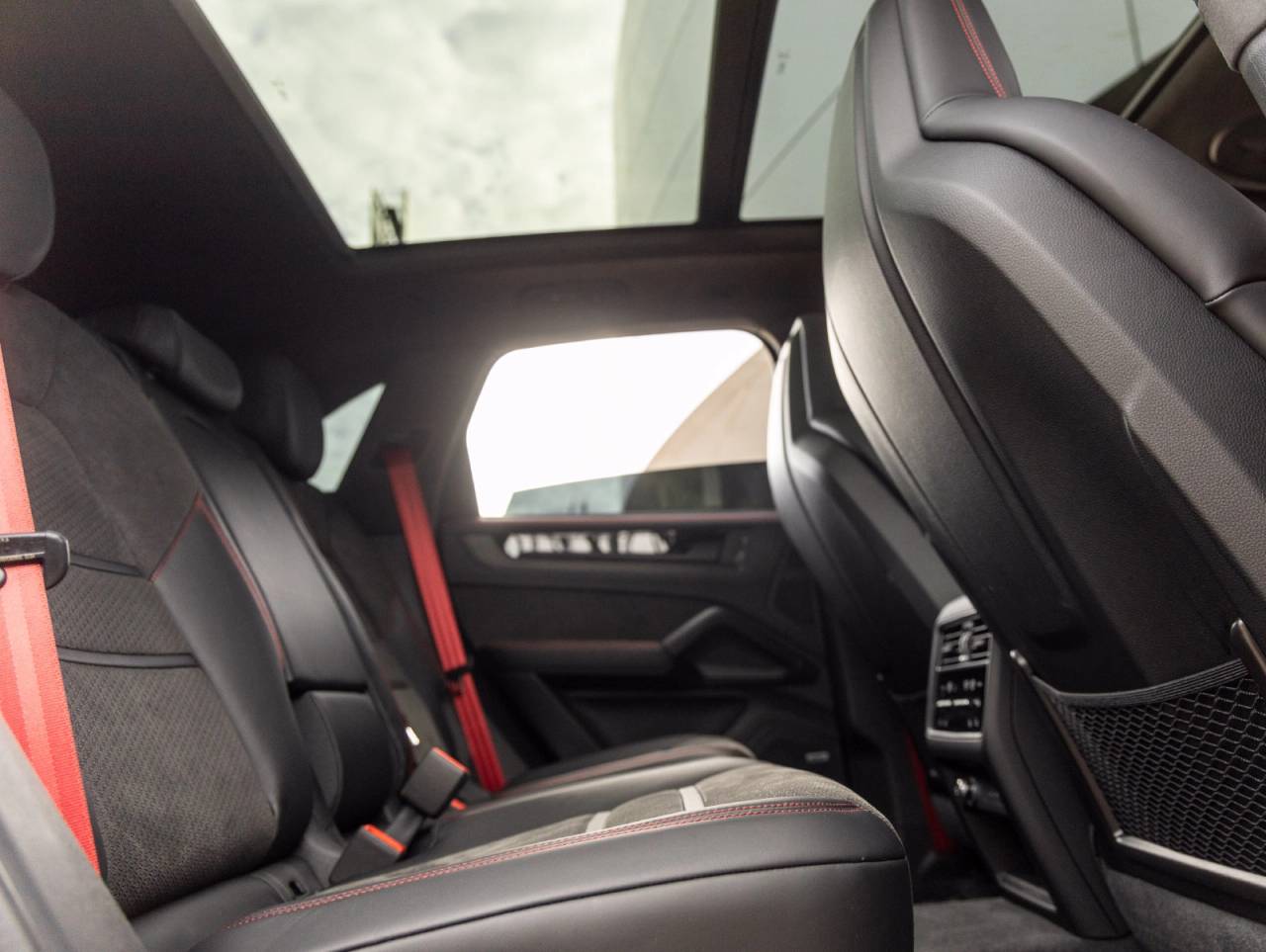 2025 Porsche Cayenne Cayenne GTS