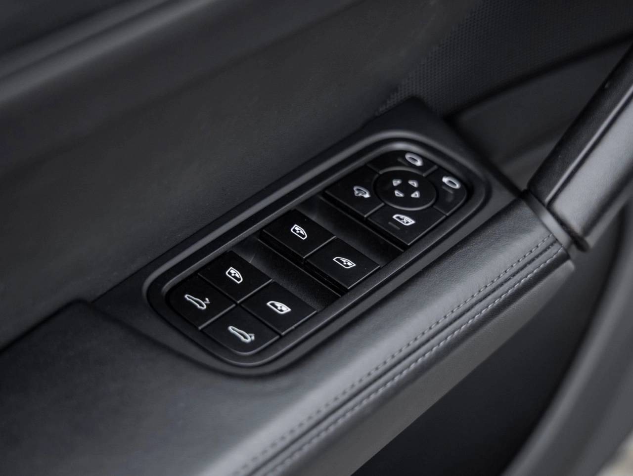 2025 Porsche Cayenne Cayenne GTS