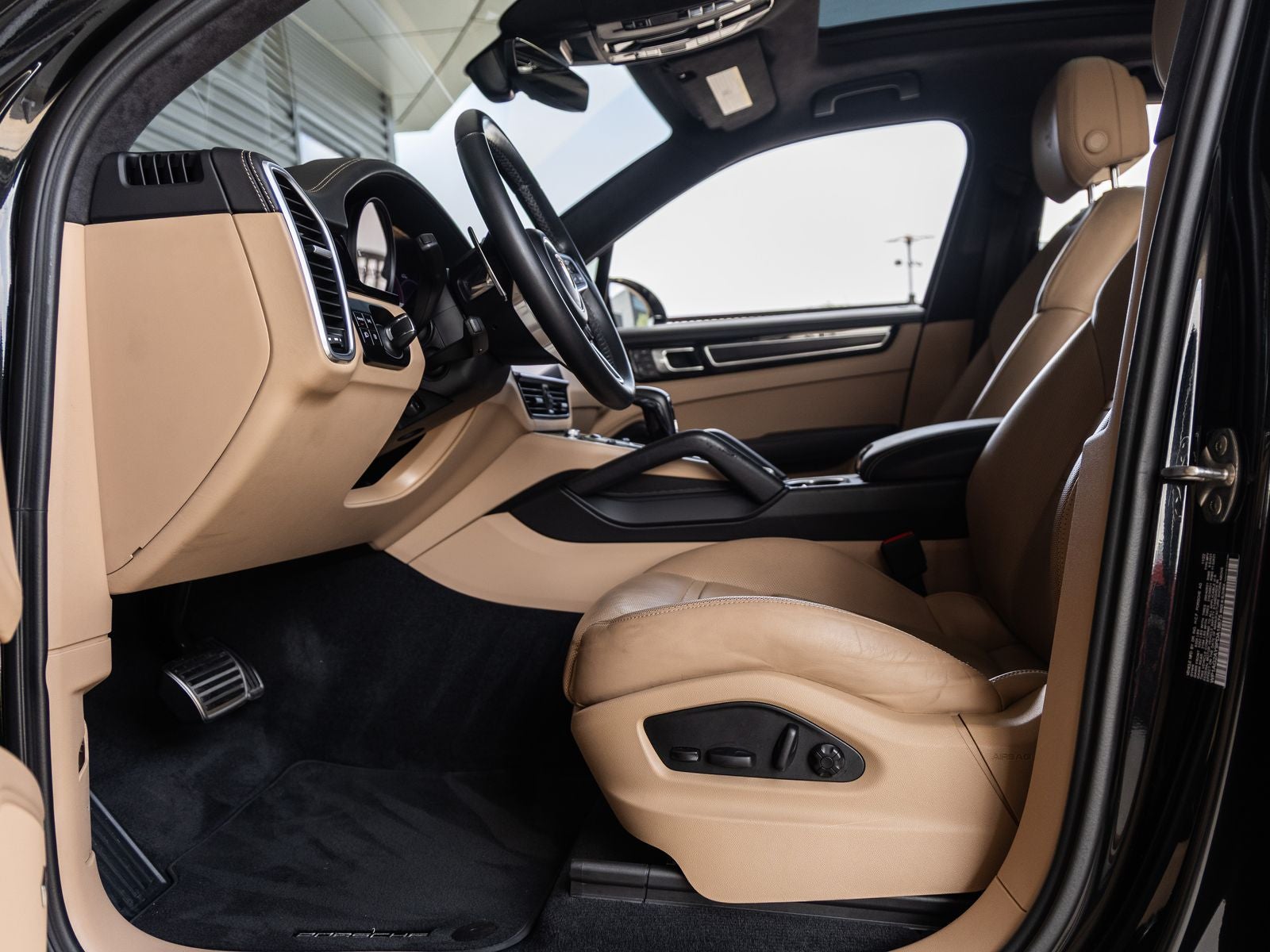 2023 Porsche Cayenne Cayenne GTS (MY23)
