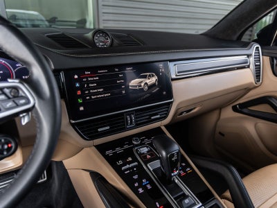 2023 Porsche Cayenne Cayenne GTS (MY23)