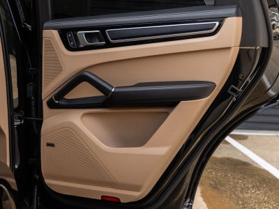 2023 Porsche Cayenne Cayenne GTS (MY23)