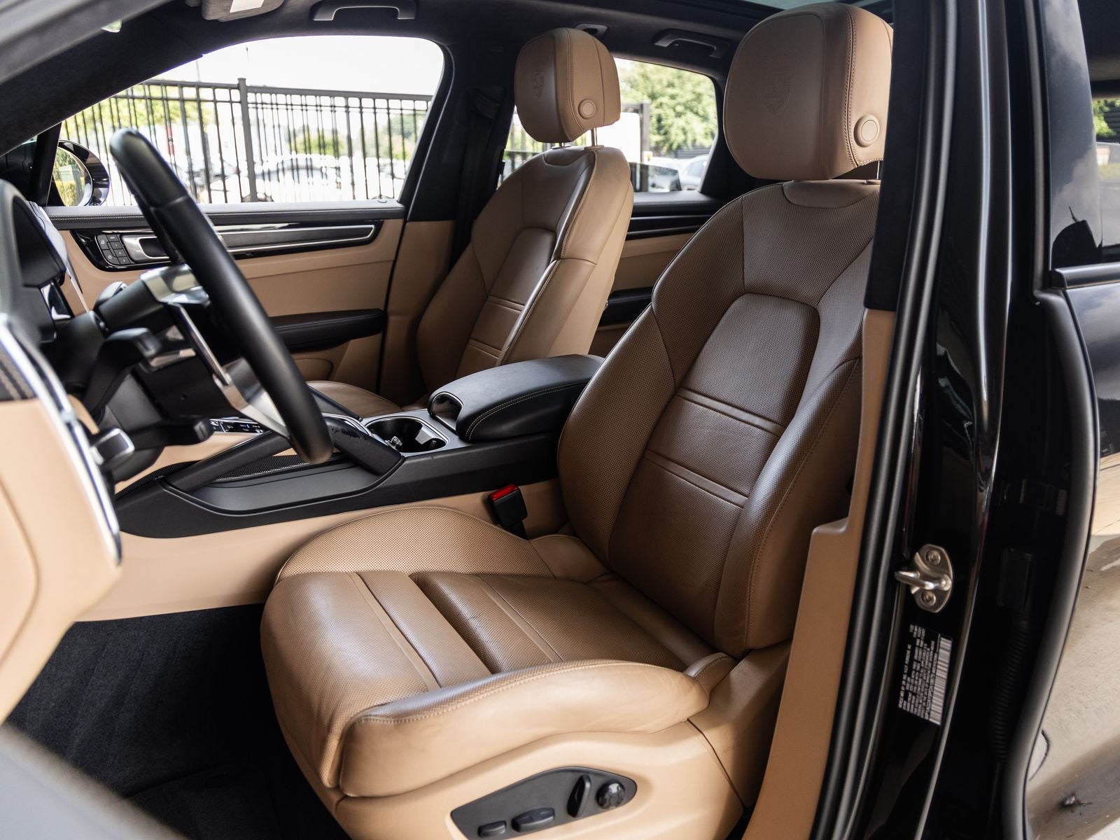 2023 Porsche Cayenne Cayenne GTS (MY23)