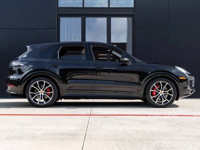 2023 Porsche Cayenne Cayenne GTS (MY23)