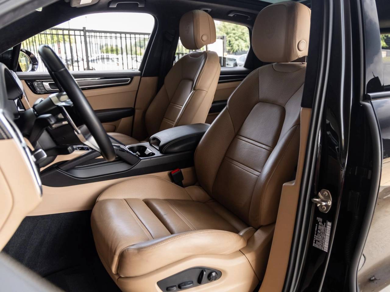 2023 Porsche Cayenne Cayenne GTS (MY23)