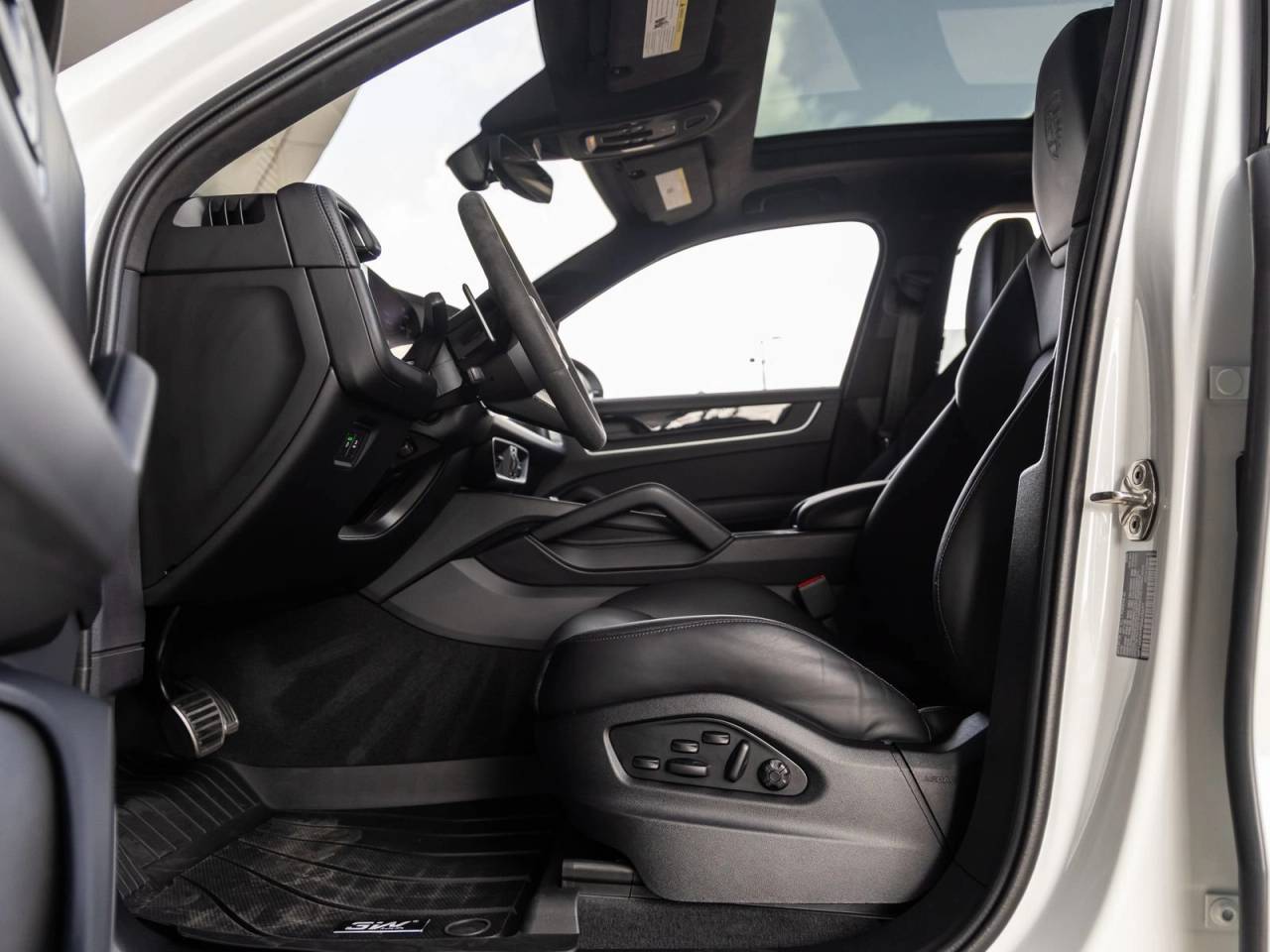 2025 Porsche Cayenne Cayenne GTS