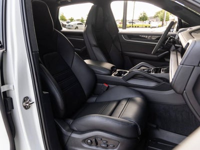 2025 Porsche Cayenne Cayenne GTS