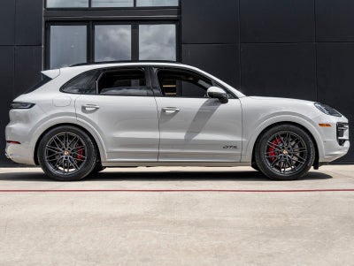 2025 Porsche Cayenne Cayenne GTS