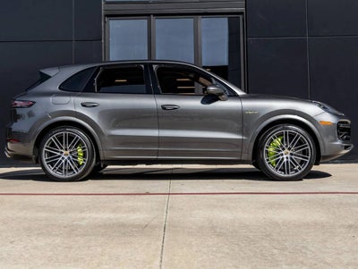 2023 Porsche Cayenne E-Hybrid Cayenne Turbo S E-Hybrid (MY23)