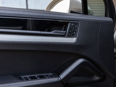 2024 Porsche Cayenne S