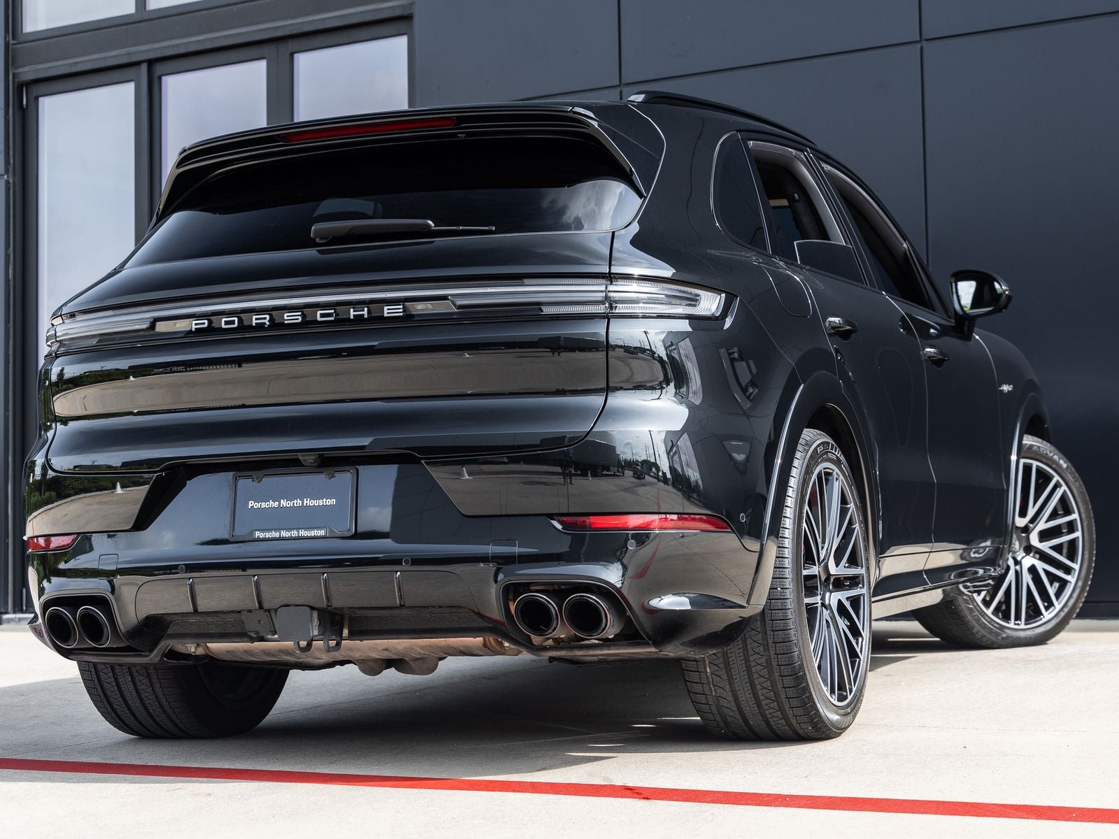 2025 Porsche Cayenne Turbo E-Hybrid