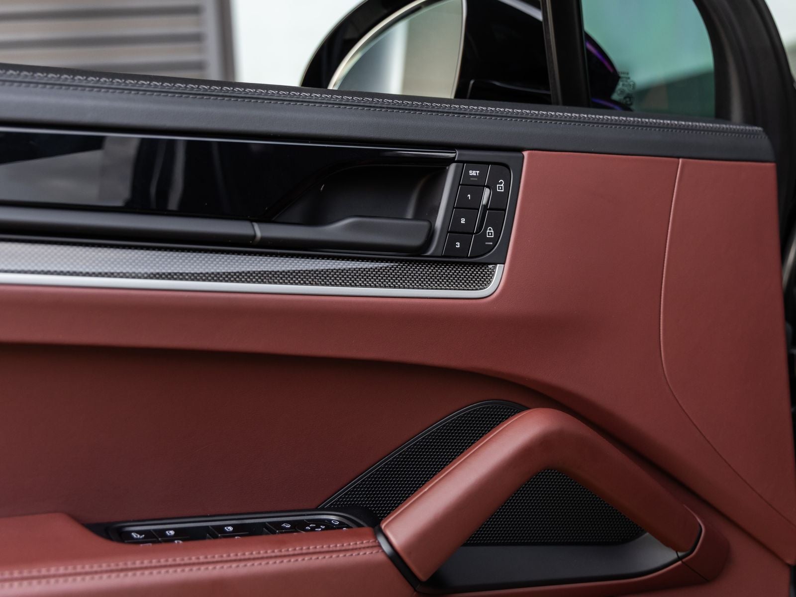 2025 Porsche Cayenne Turbo E-Hybrid