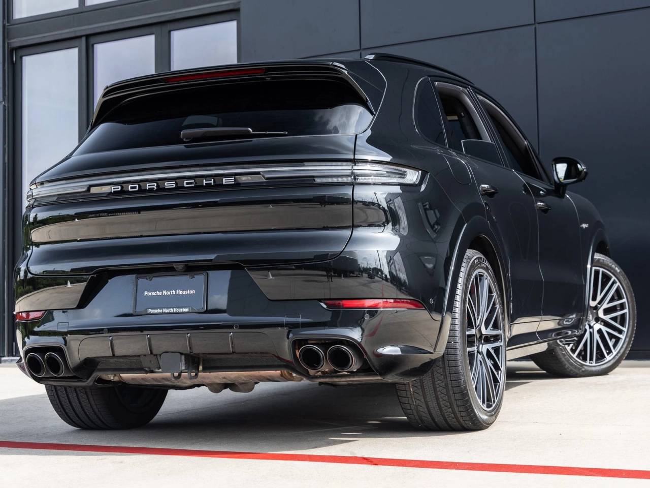 2025 Porsche Cayenne Turbo E-Hybrid