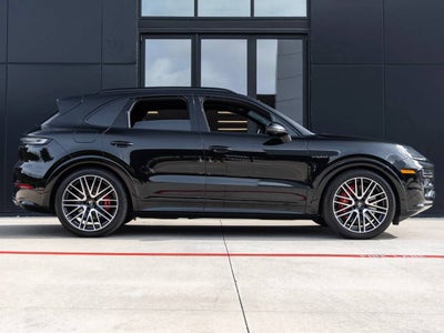 2025 Porsche Cayenne Turbo E-Hybrid