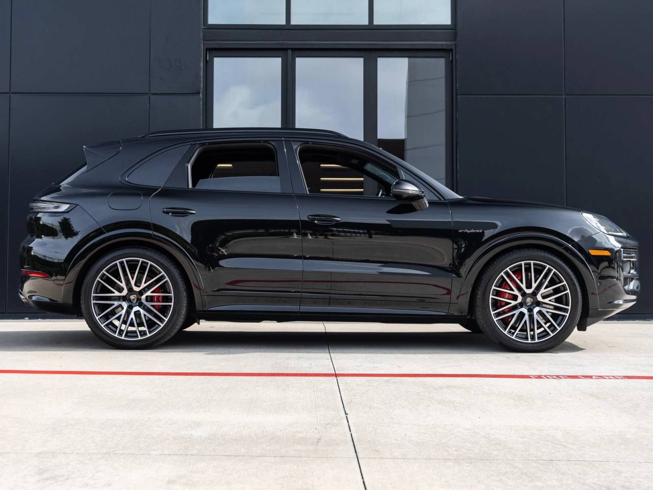 2025 Porsche Cayenne Turbo E-Hybrid