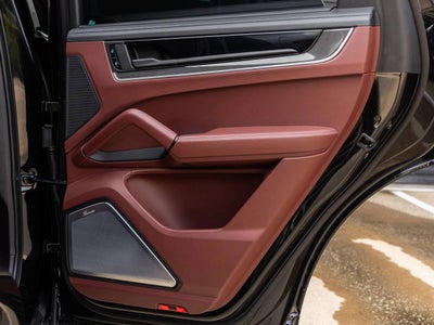 2025 Porsche Cayenne Turbo E-Hybrid