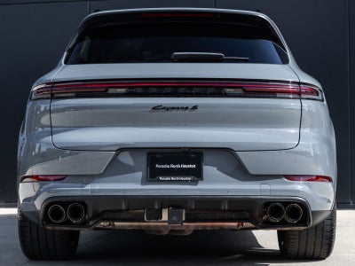 2024 Porsche Cayenne Cayenne S E-Hybrid (MY24)