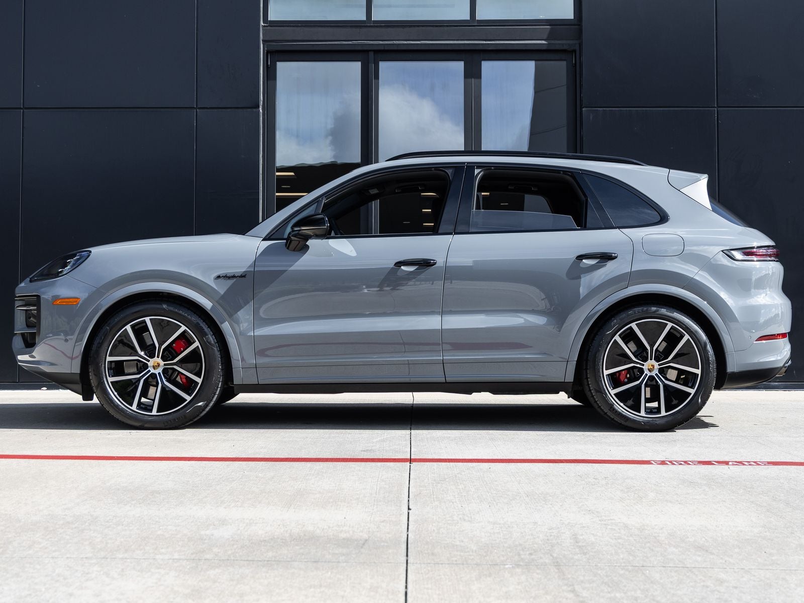 2024 Porsche Cayenne Cayenne S E-Hybrid (MY24)