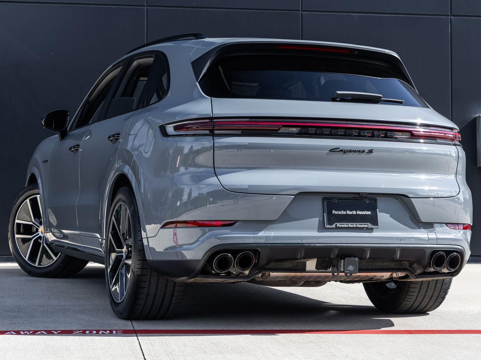 2024 Porsche Cayenne Cayenne S E-Hybrid (MY24)