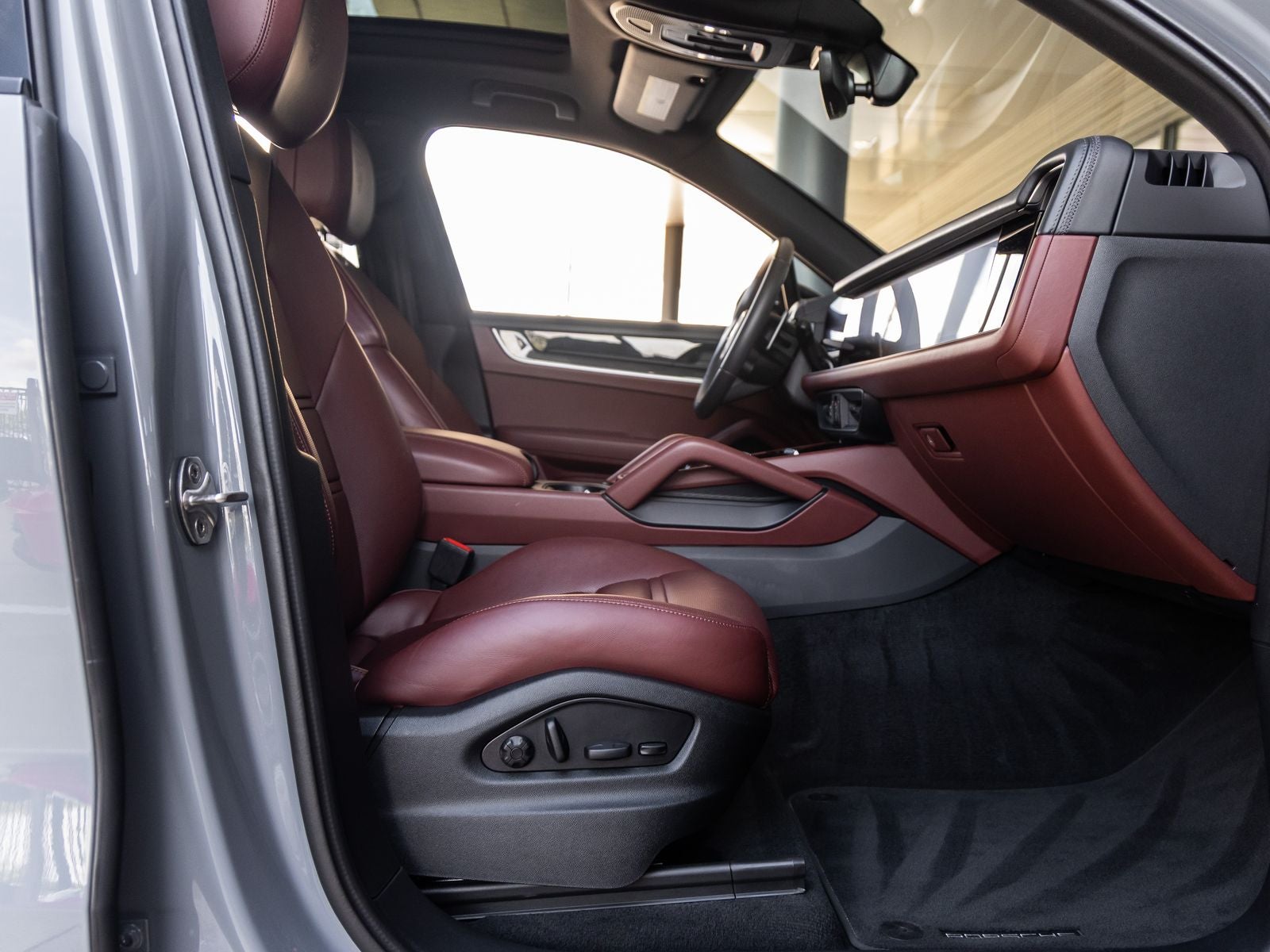 2024 Porsche Cayenne Cayenne S E-Hybrid (MY24)