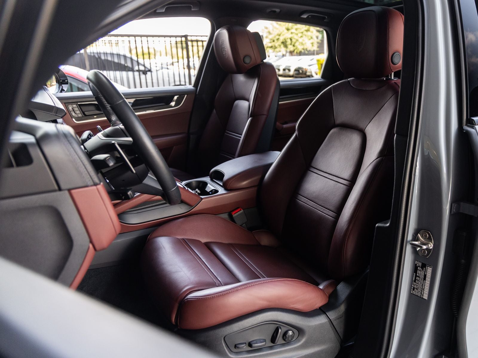 2024 Porsche Cayenne Cayenne S E-Hybrid (MY24)