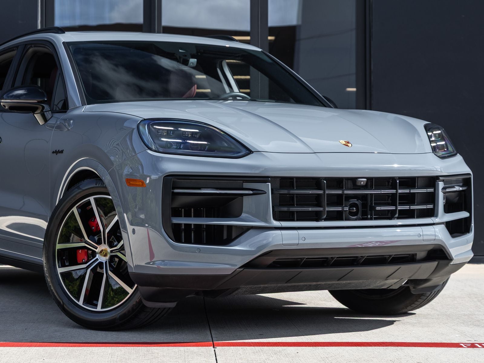 2024 Porsche Cayenne Cayenne S E-Hybrid (MY24)