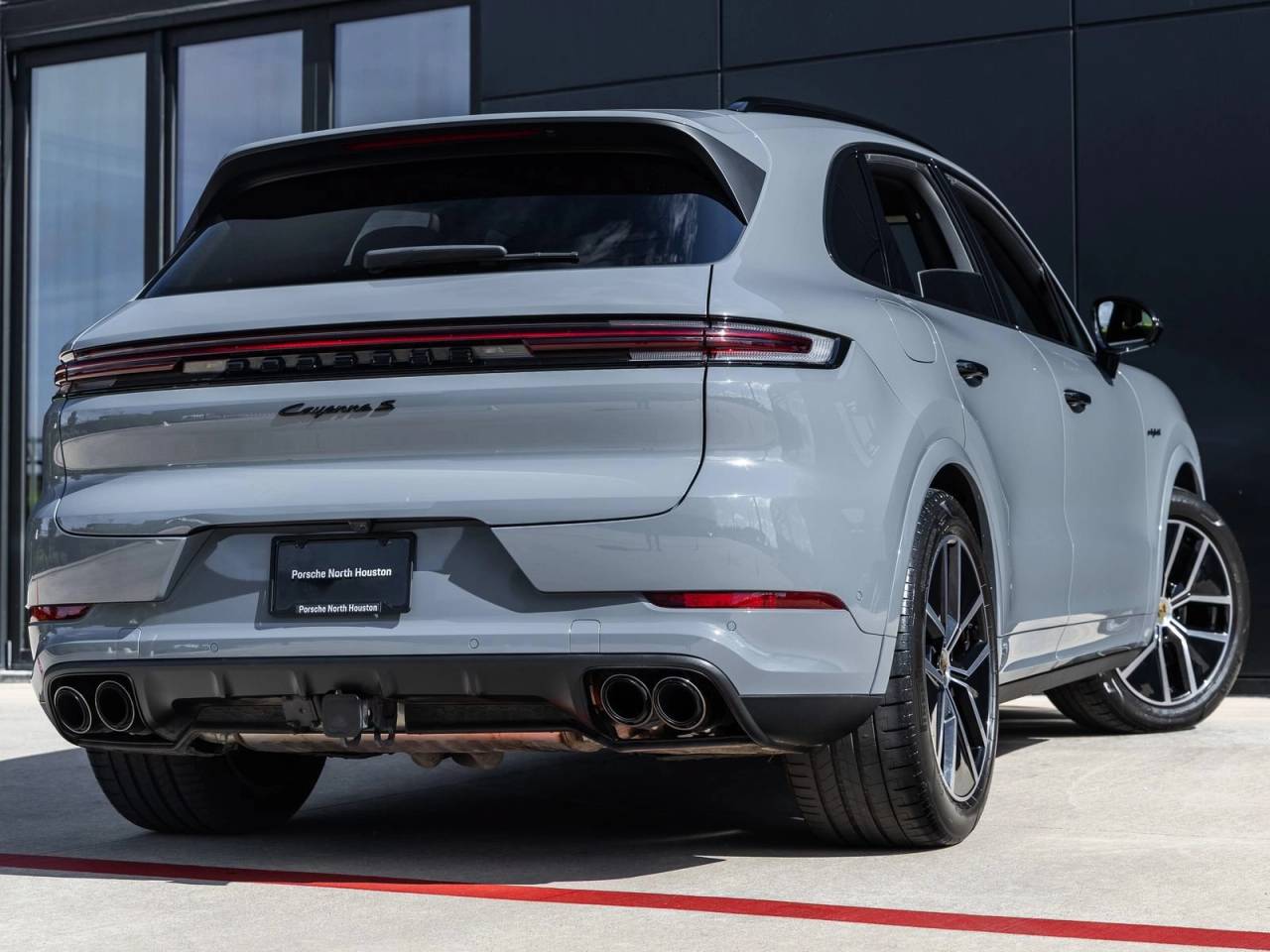 2024 Porsche Cayenne Cayenne S E-Hybrid (MY24)