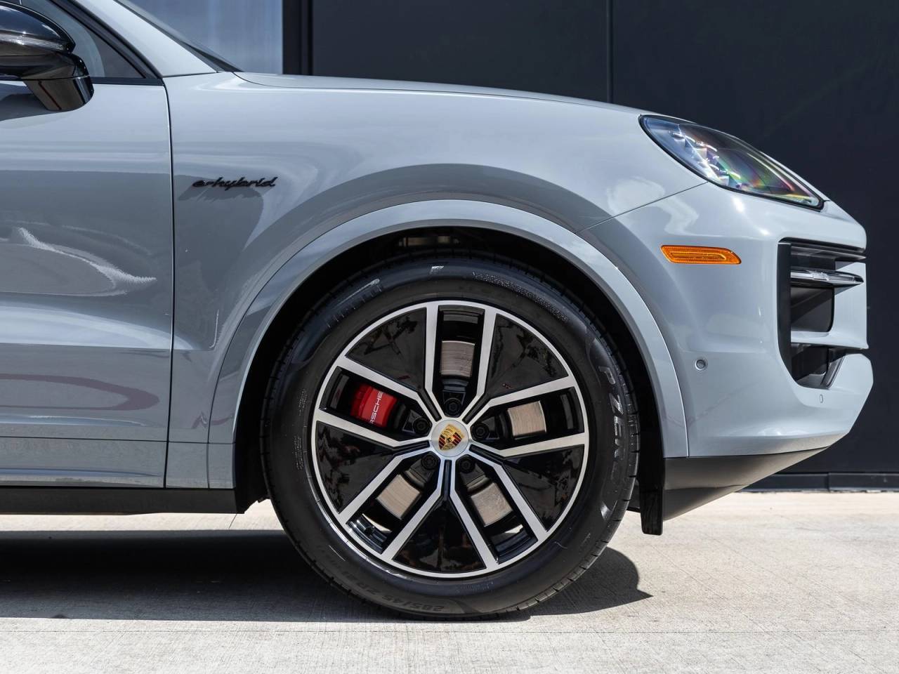 2024 Porsche Cayenne Cayenne S E-Hybrid (MY24)