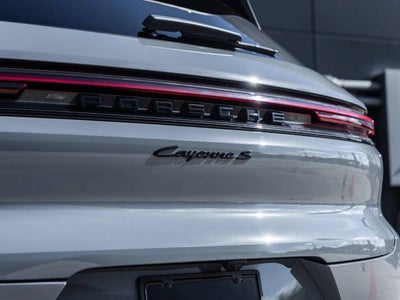 2024 Porsche Cayenne Cayenne S E-Hybrid (MY24)