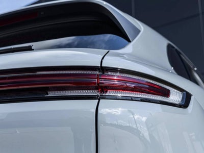 2024 Porsche Cayenne Cayenne S E-Hybrid (MY24)