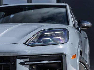 2024 Porsche Cayenne Cayenne S E-Hybrid (MY24)