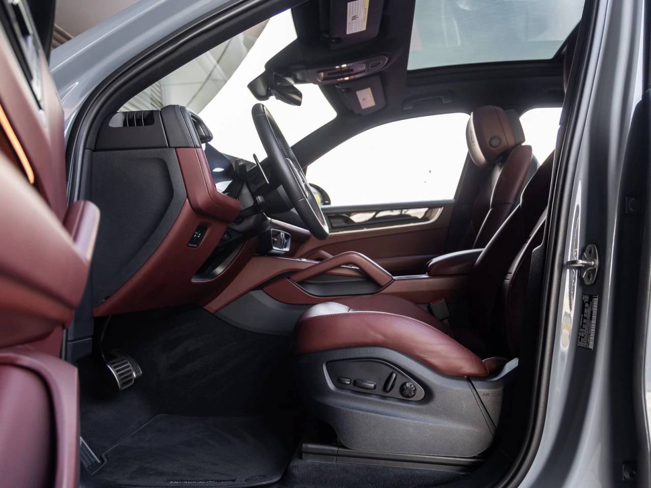 2024 Porsche Cayenne Cayenne S E-Hybrid (MY24)