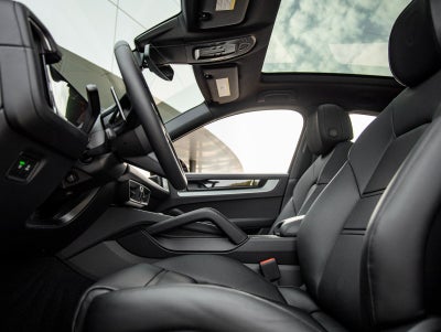 2026 Porsche Cayenne Coupe Base