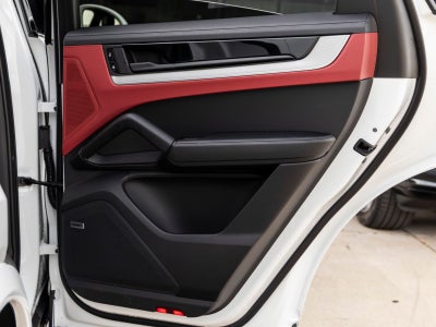 2025 Porsche Cayenne Coupe Base