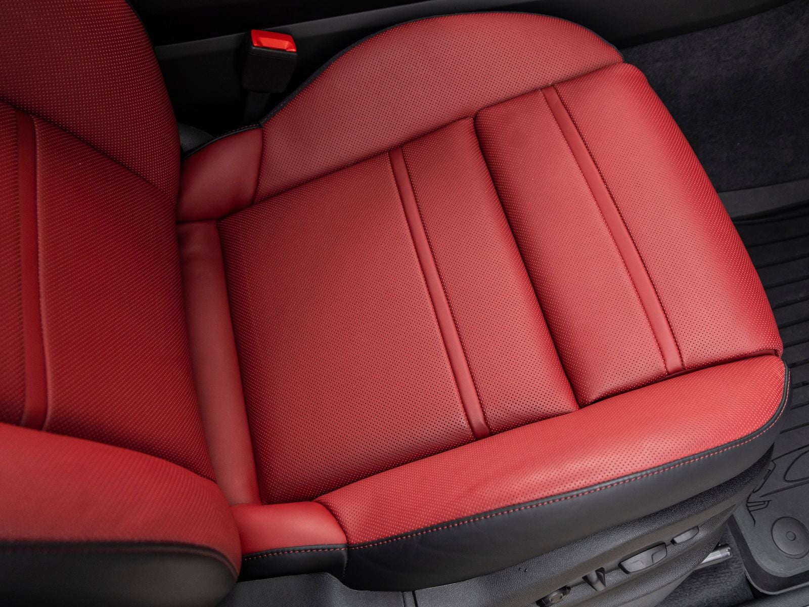 2025 Porsche Cayenne Coupe Base