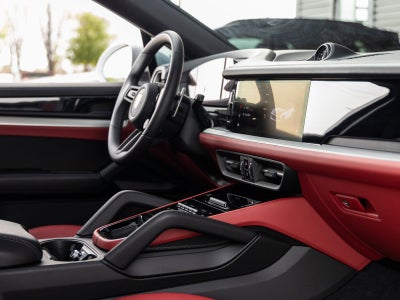 2025 Porsche Cayenne Coupe Base