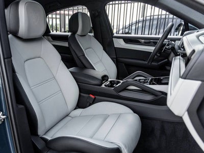 2025 Porsche Cayenne Coupe