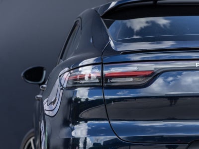 2023 Porsche Cayenne Cayenne Coupe Platinum Edition