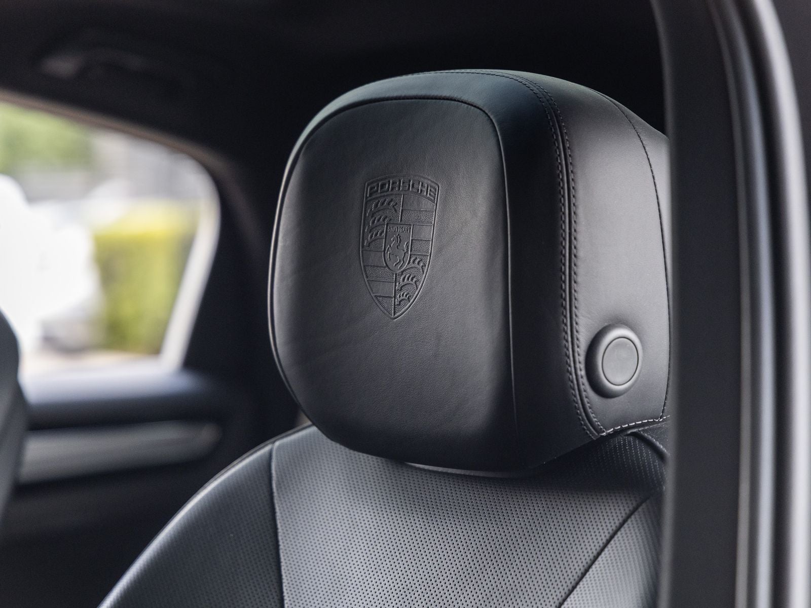 2023 Porsche Cayenne Cayenne Coupe Platinum Edition