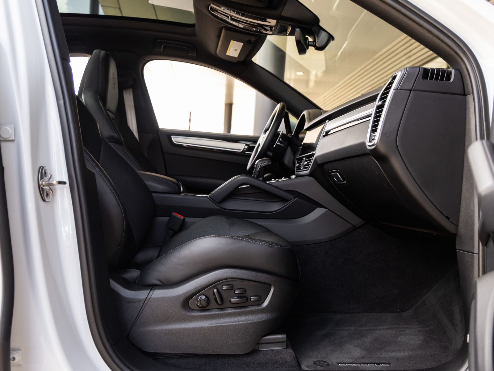 2023 Porsche Cayenne Cayenne S Coupe Platinum Edition